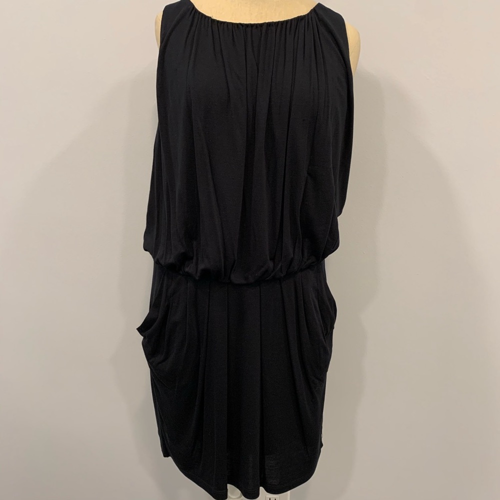 BCBGMAXAZRIA BLACK SLEVELESS DRESS